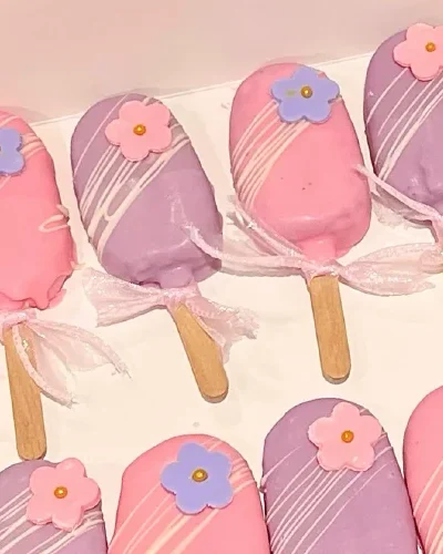 CAKE POPSICLES